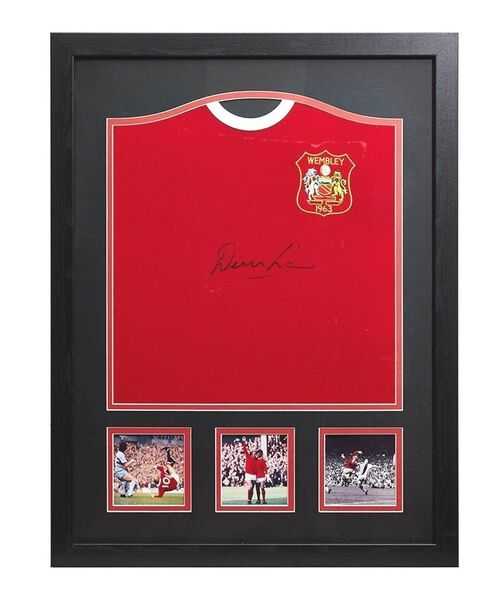 framed man utd shirt